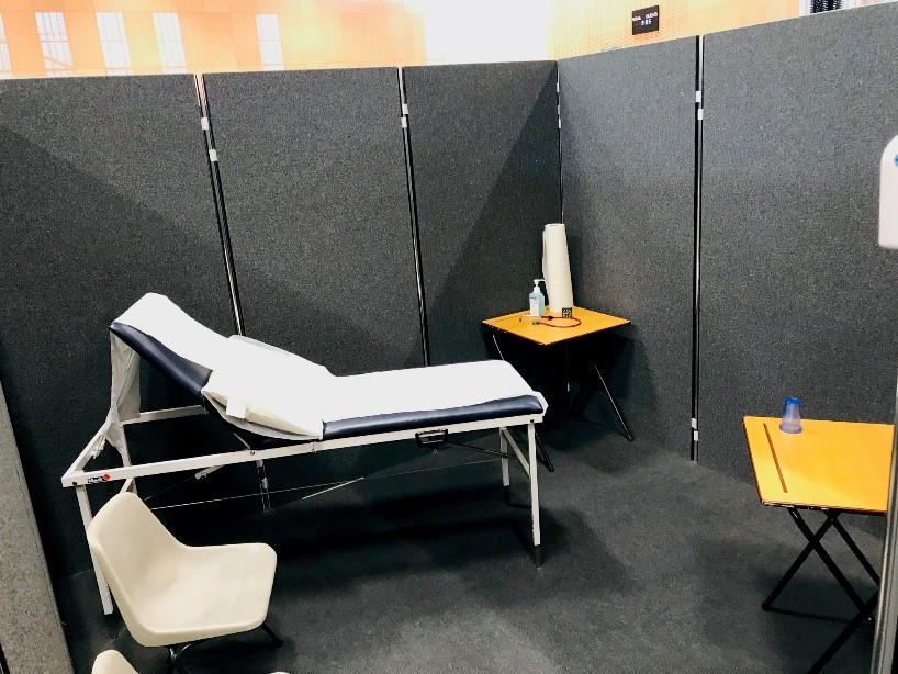 Hospital partition screens