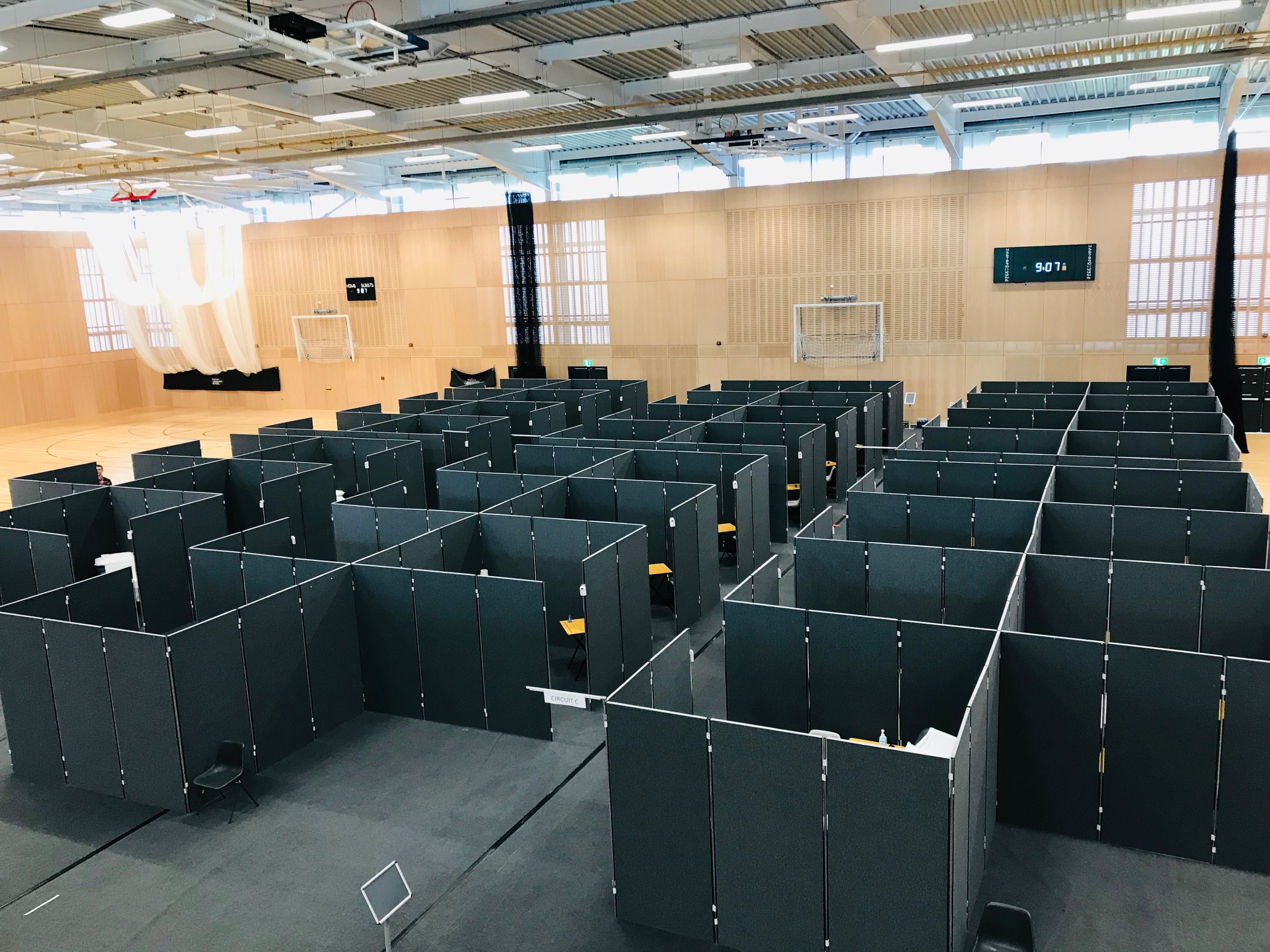 Nightingale vaccination centres partition screen hire